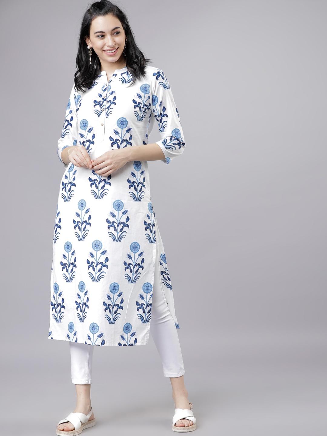 

Vishudh Women White & Blue Floral Printed Straight Kurta