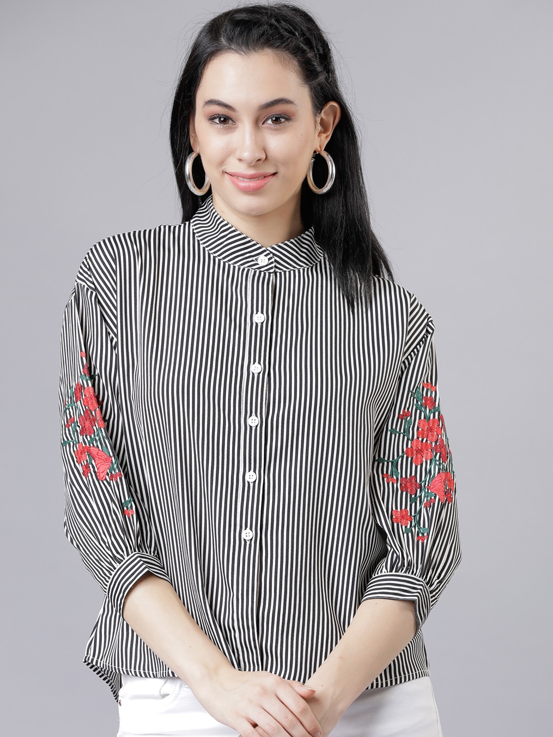 

Tokyo Talkies Women Black & White Regular Fit Striped Casual Shirt