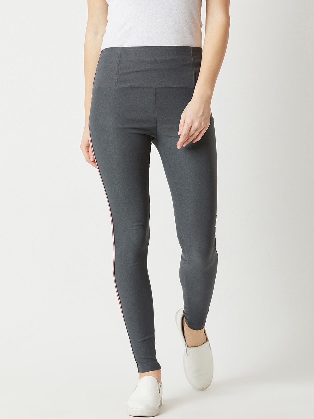 

Miss Chase Women Grey Solid Skinny-Fit Jeggings