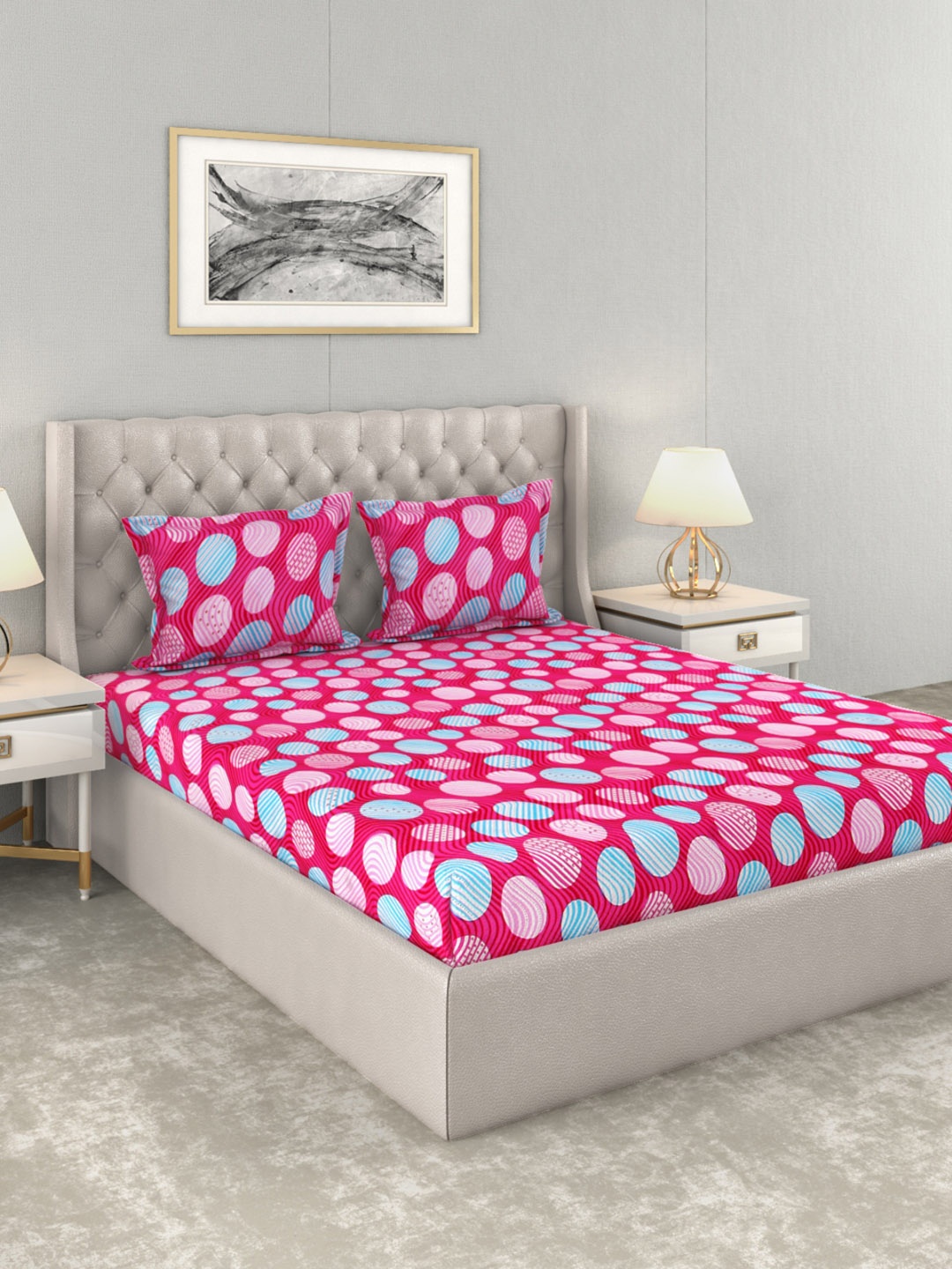

ROMEE Pink Geometric 144 TC Cotton Bedsheet with 2 Pillow Covers