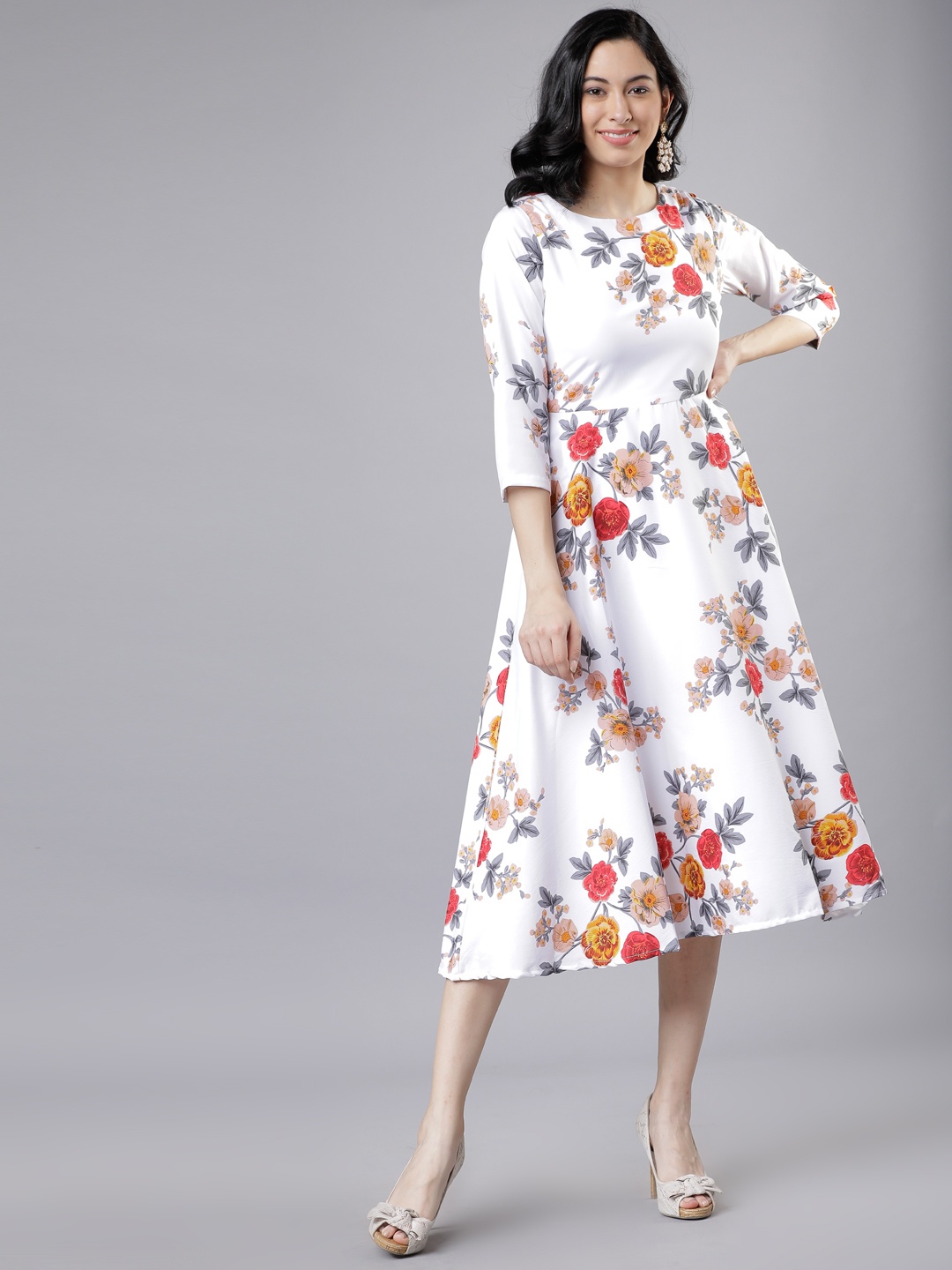 

Tokyo Talkies Women Off-White & Pink Floral Print Fit and Flare Dress