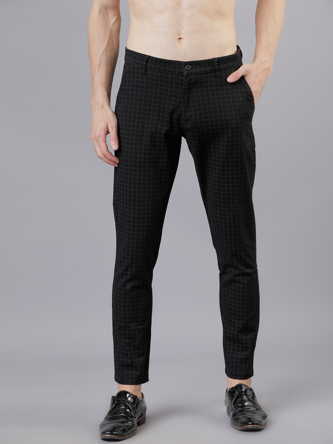 

HIGHLANDER Men Black & Grey Slim Fit Checked Trousers
