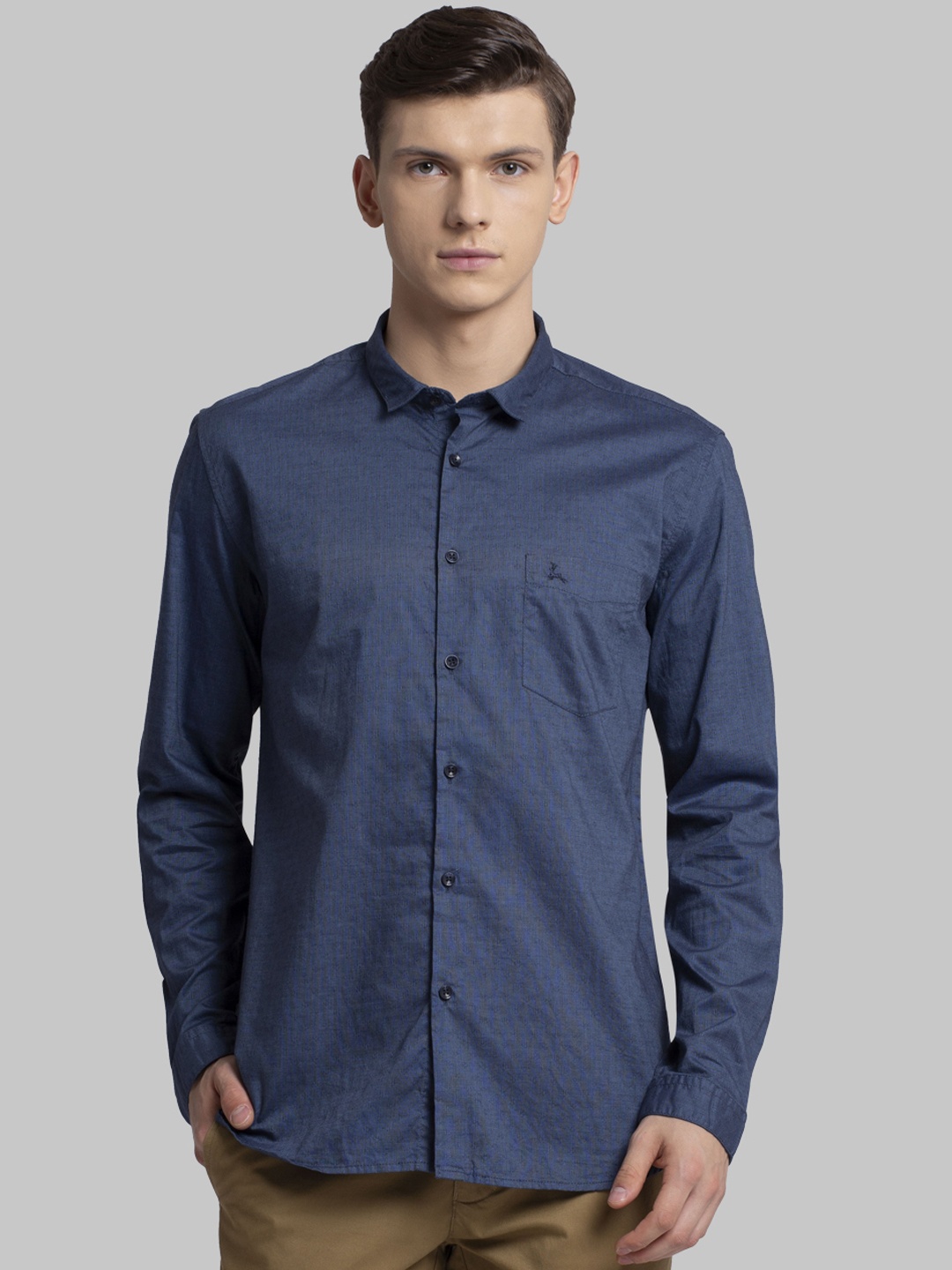 

Parx Men Blue Slim Fit Solid Casual Shirt