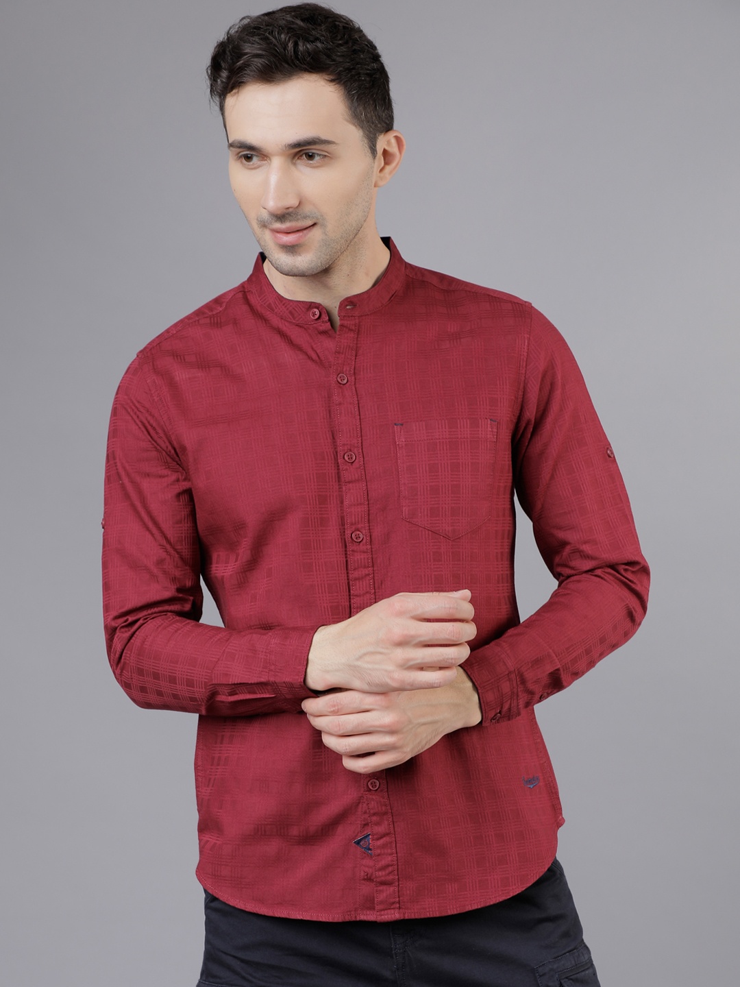 

LOCOMOTIVE Men Maroon Slim Fit Checked Casual Shirt