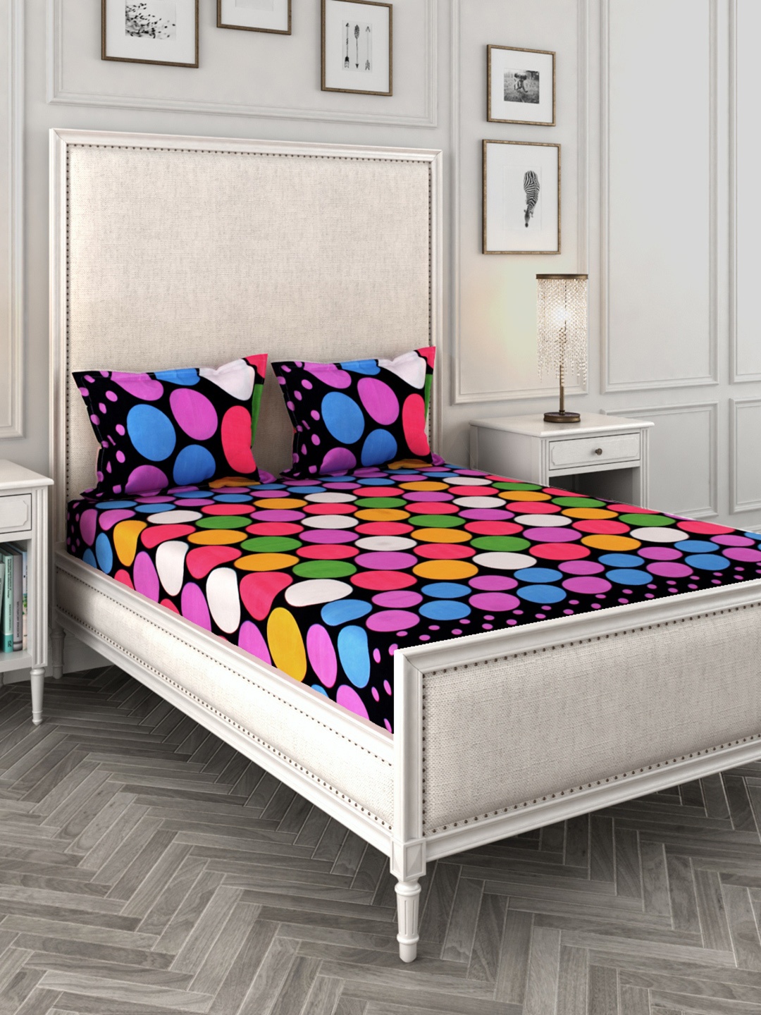

ROMEE Multicoloured Geometric 144 TC Cotton Bedsheet with 2 Pillow Covers, Multi