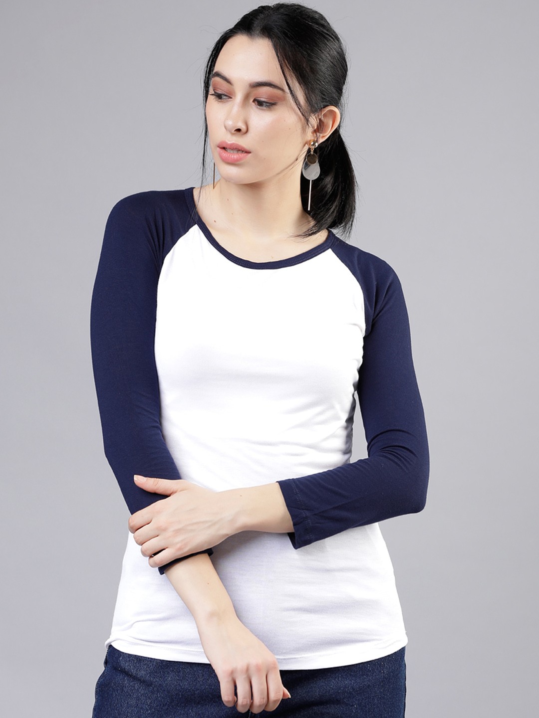 

Tokyo Talkies Women White Colourblocked Round Neck T-shirt