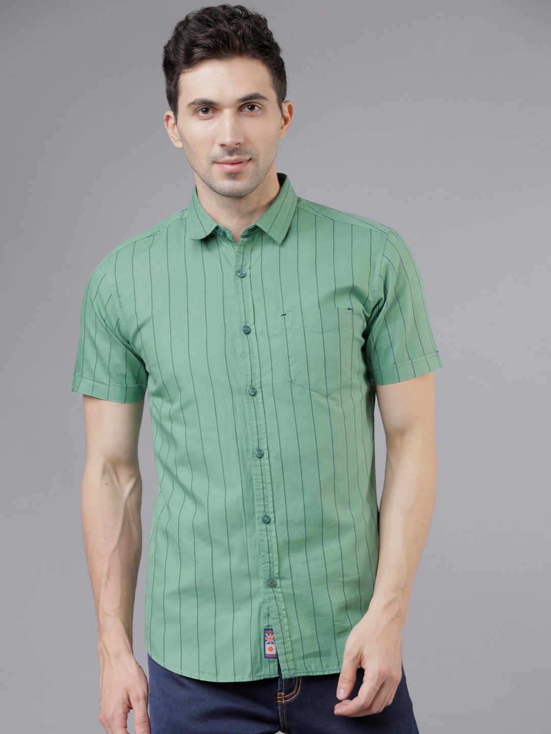 

LOCOMOTIVE Men Green Slim Fit Striped Casual Shirt