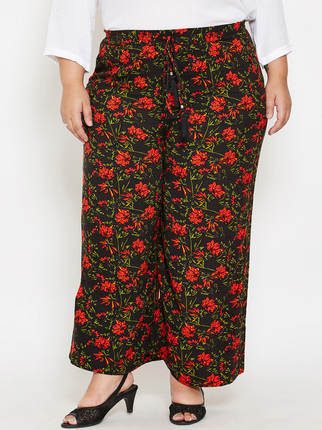 

Oxolloxo Women Black Relaxed Regular Fit Printed Parallel Trousers