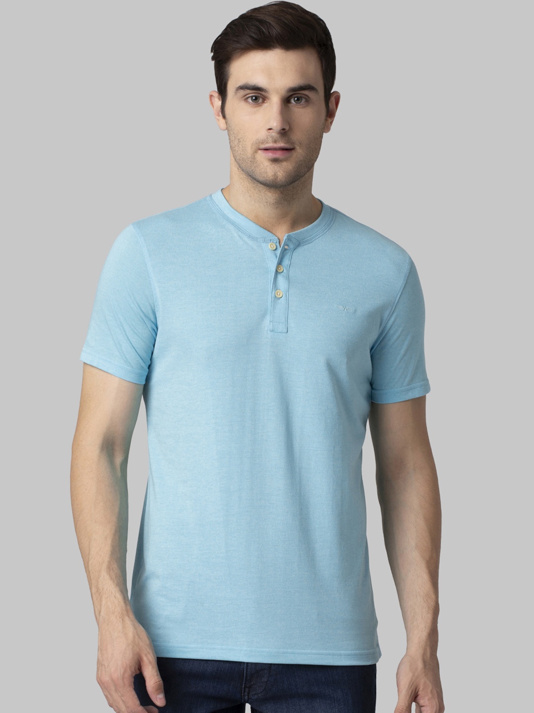 

Park Avenue Men Blue Solid Henley Neck T-shirt