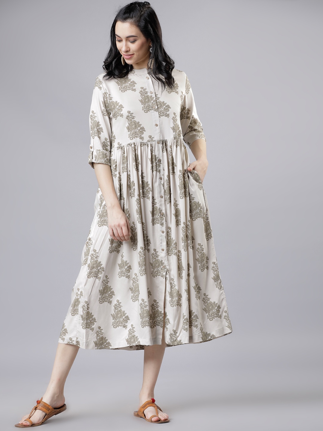

Vishudh Women Off-White & Green Floral Print A-Line Dress