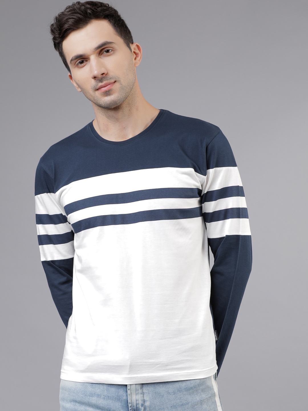 

LOCOMOTIVE Men Navy Blue & White Striped Round Neck T-shirt