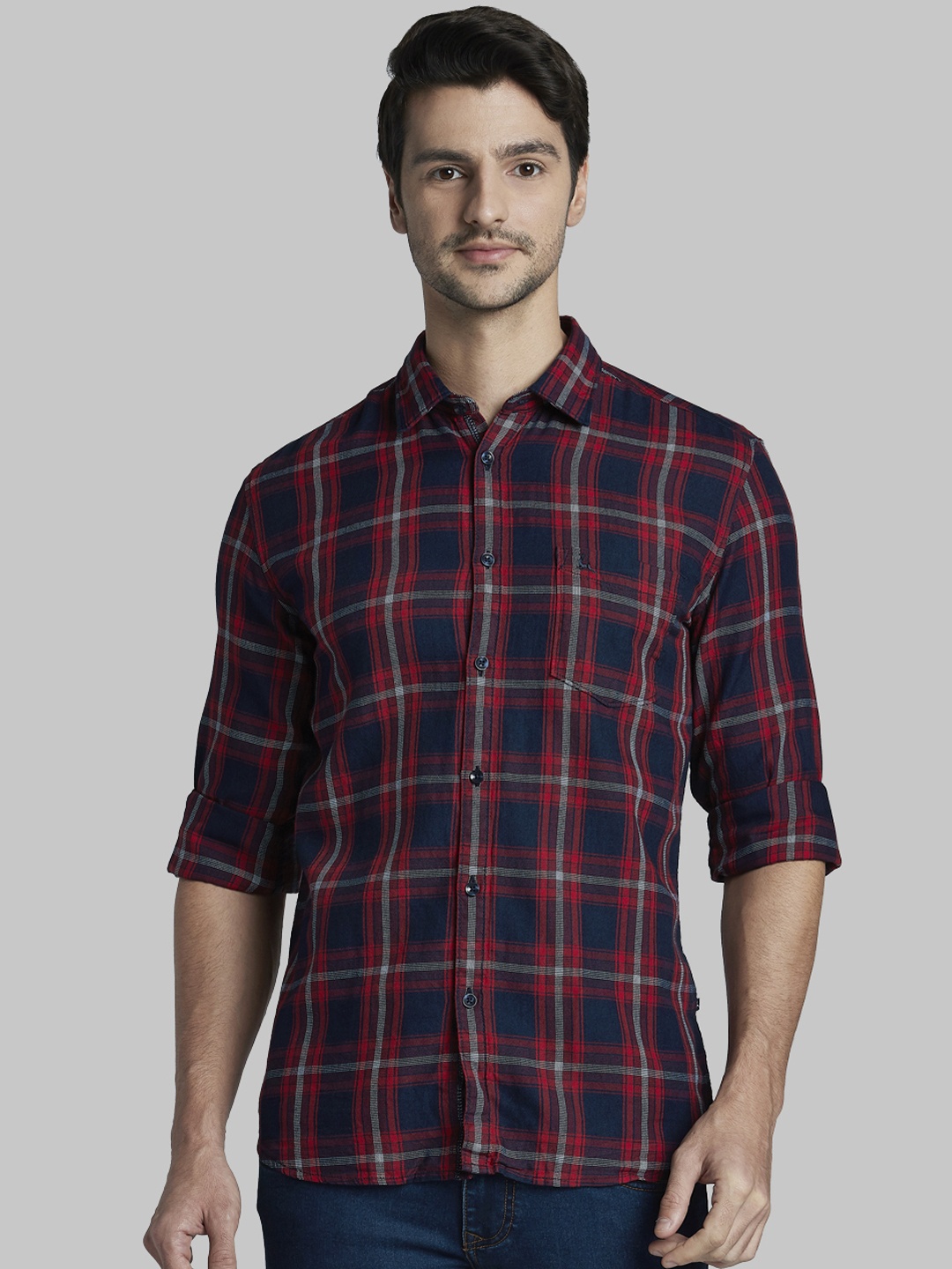 

Parx Men Red & Navy Blue Slim Fit Checked Casual Shirt