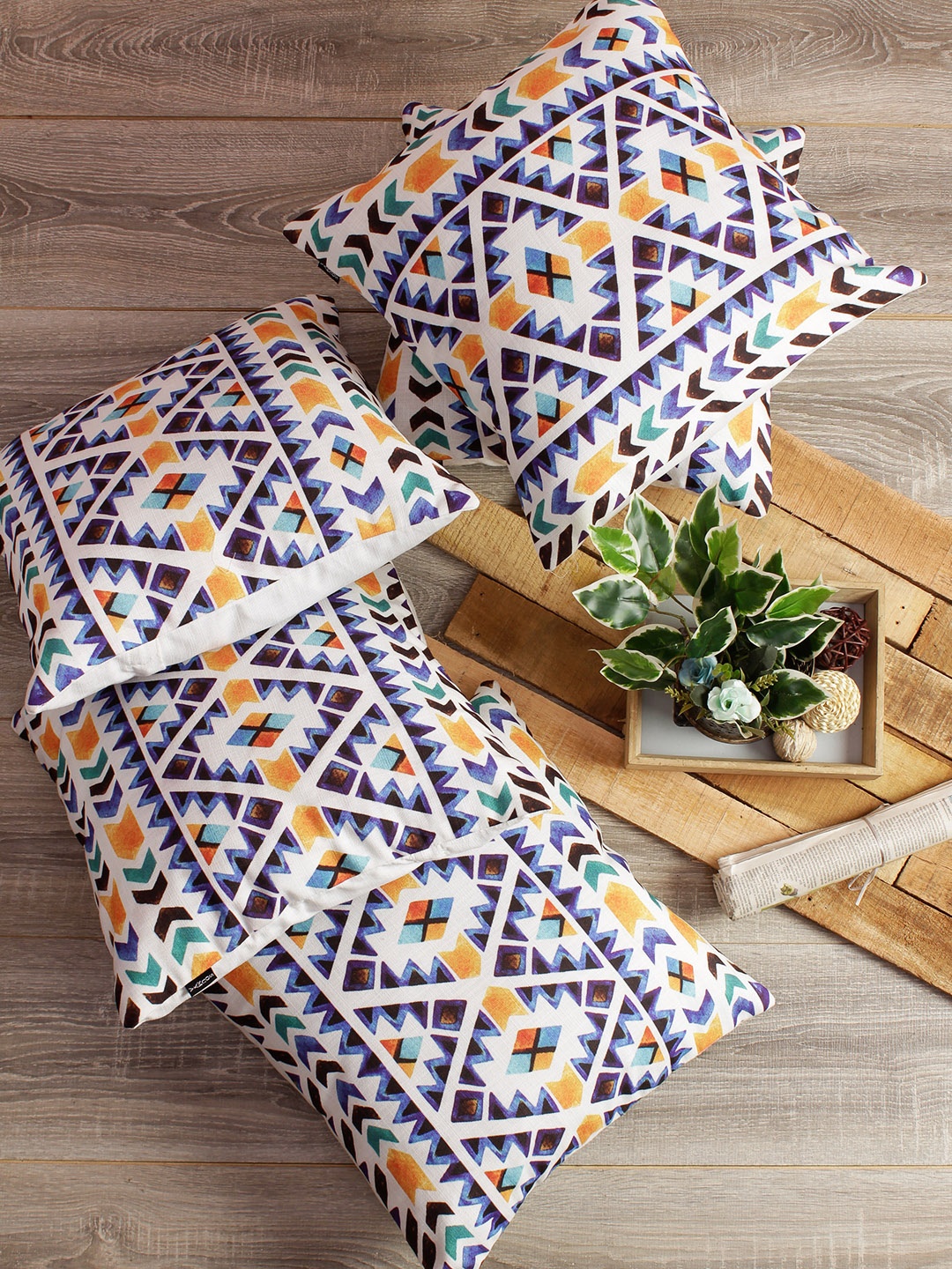 

Soumya Multicoloured Set of 5 Geometric Square Cushion Covers, Multi
