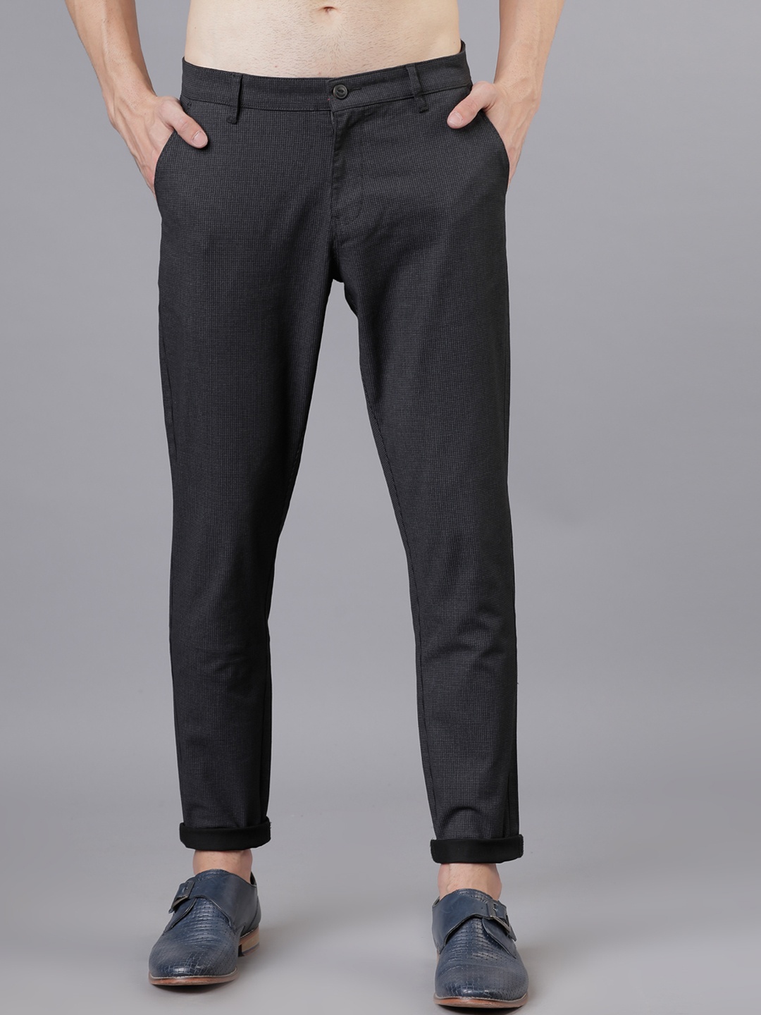 

HIGHLANDER Men Black & Grey Slim Fit Self Design Regular Trousers