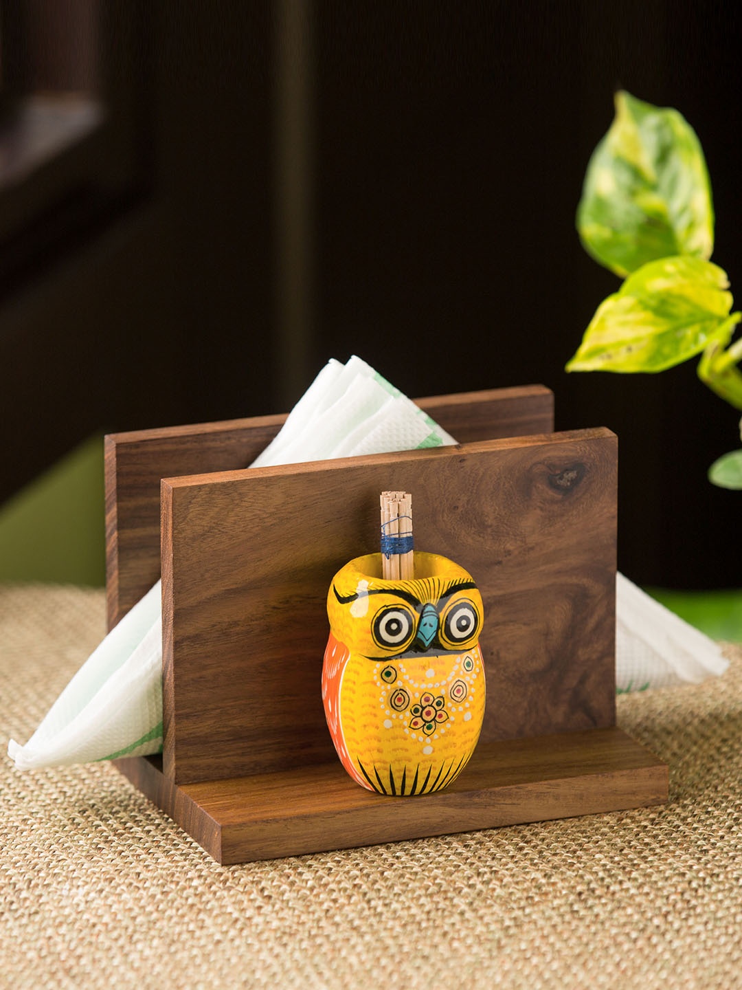 

ExclusiveLane Brown An Owls Vibrance Tissue Toothpick Holder In Sheesham Gular Wood