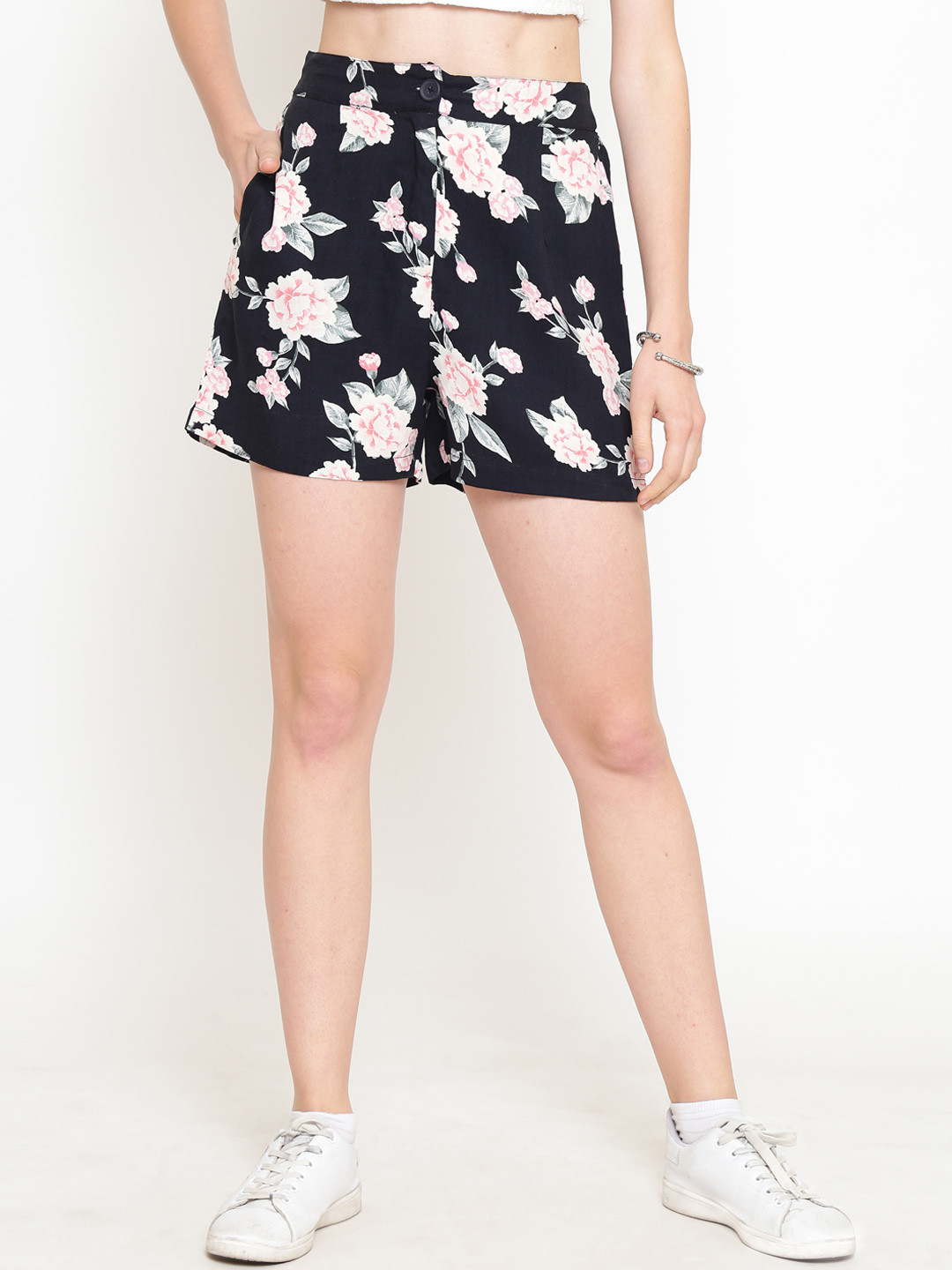 

Sera Women Black Printed Loose Fit Regular Shorts