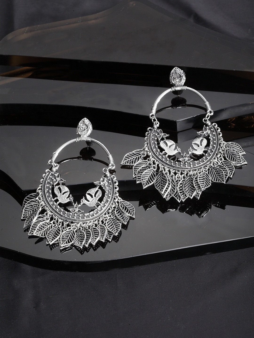 

Moedbuille Silver-Plated Leaf Shaped Handcrafted Drop Earrings