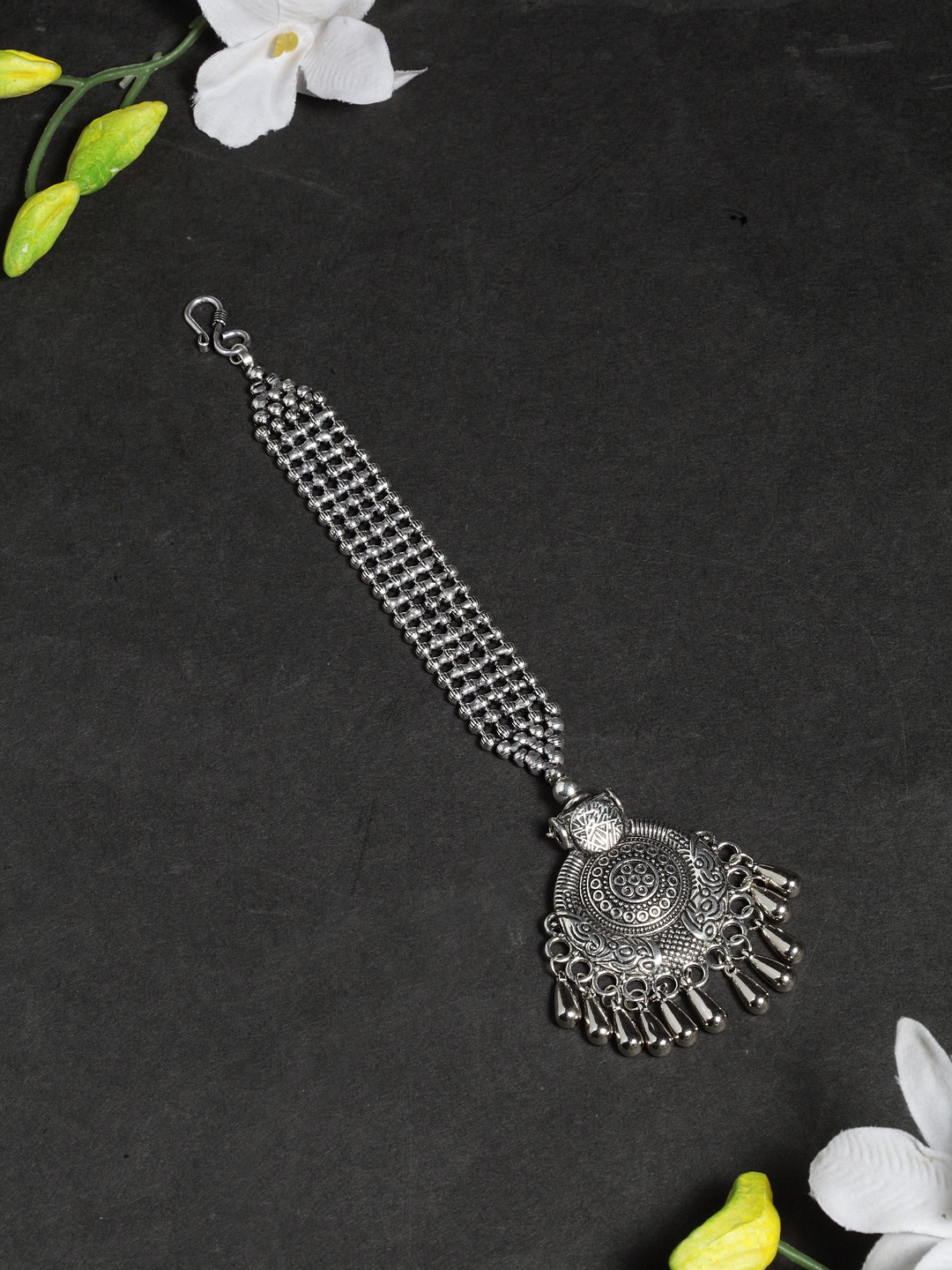 

Moedbuille Women Oxidised Silver-Plated Handcrafted Maang Tikka