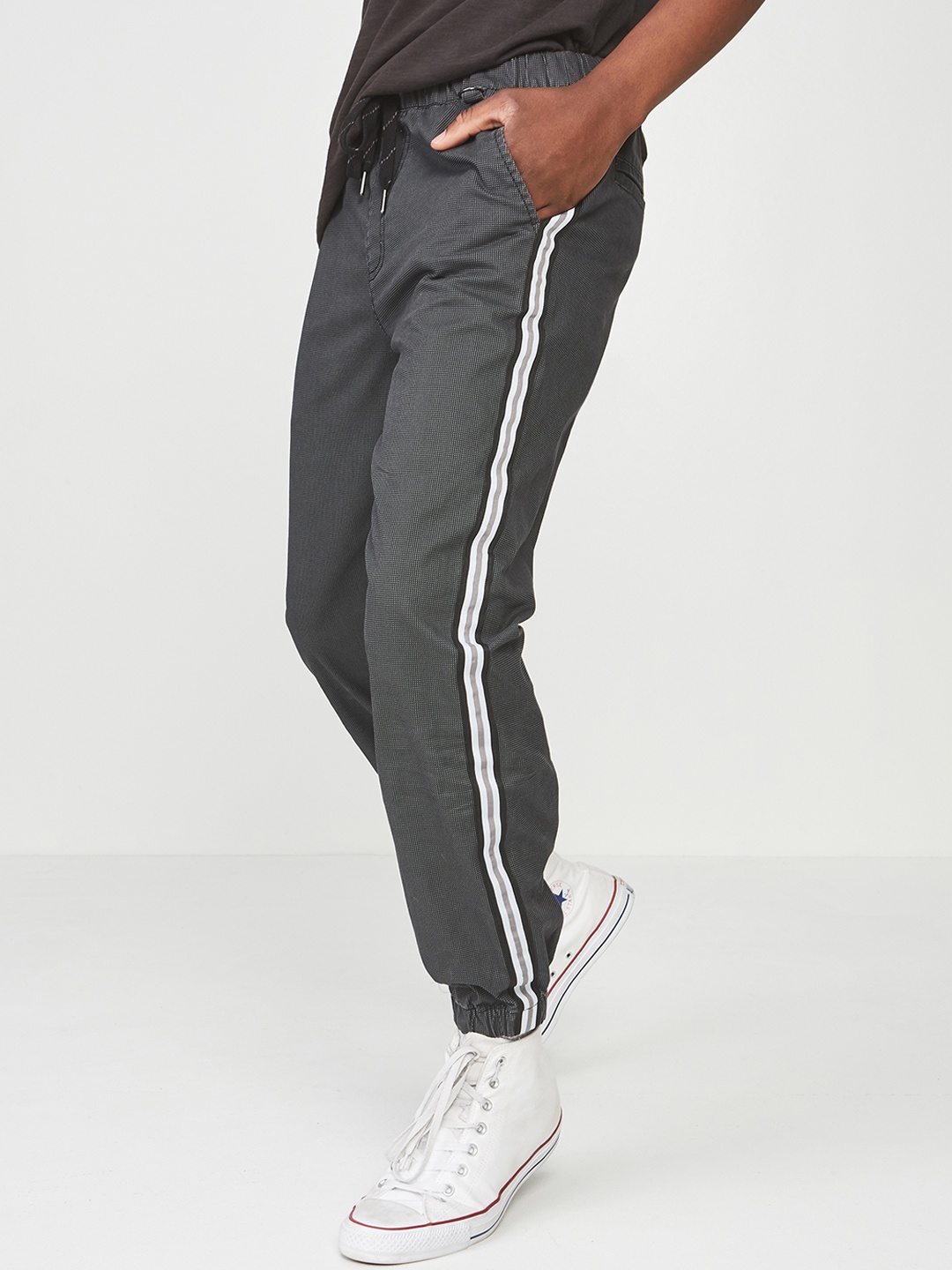 

COTTON ON Men Black Solid Slim-Fit Joggers