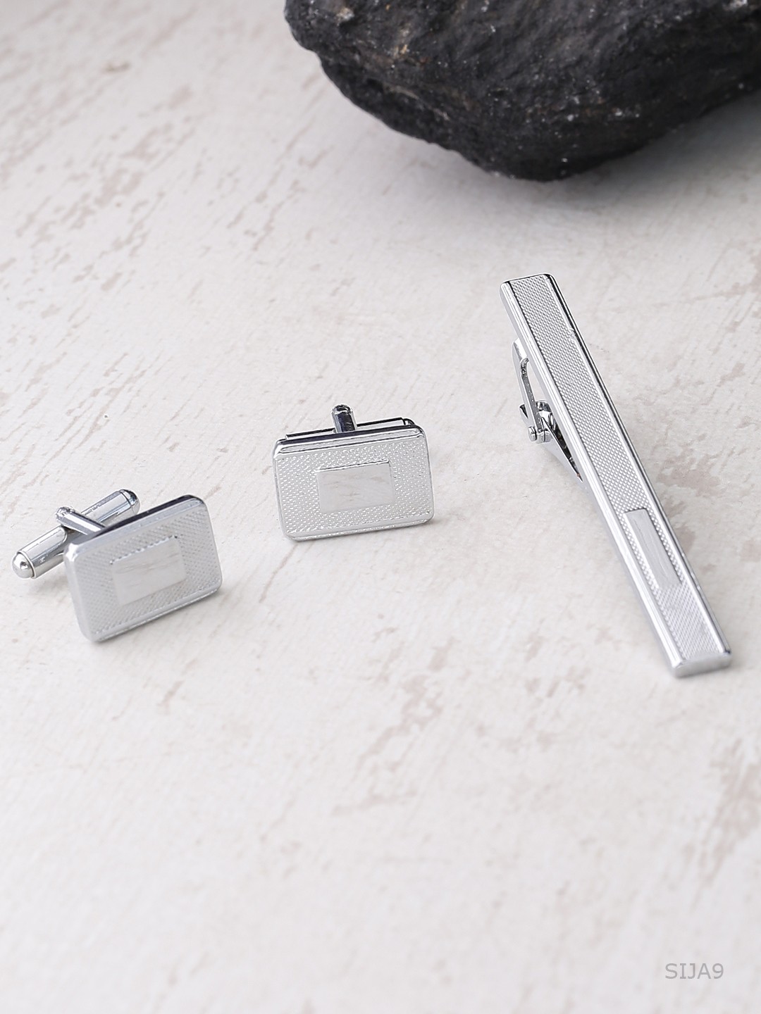 

Dare by Voylla Men Silver-Toned Accessory Gift Set