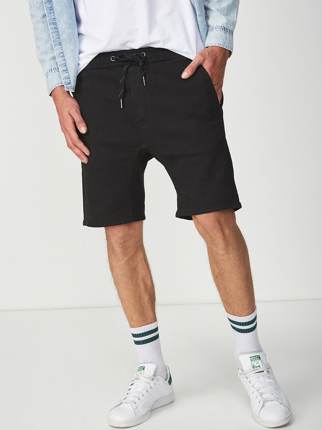 

COTTON ON Men Black Solid Regular Fit Regular Shorts