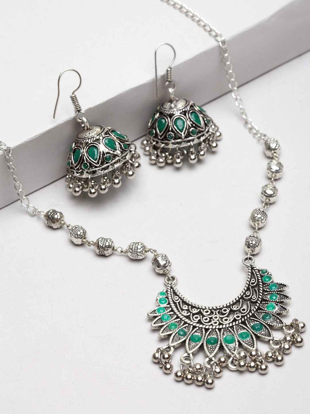 

Moedbuille Women Silver-Plated & Green Handcrafted Jewellery Set