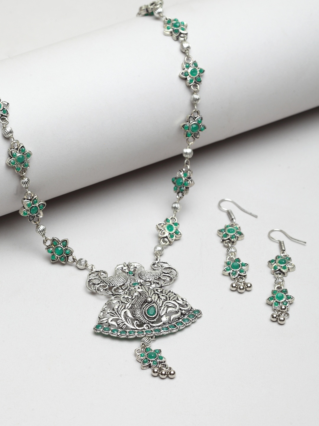 

Moedbuille Women Silver-Plated & Green Handcrafted Jewellery Set