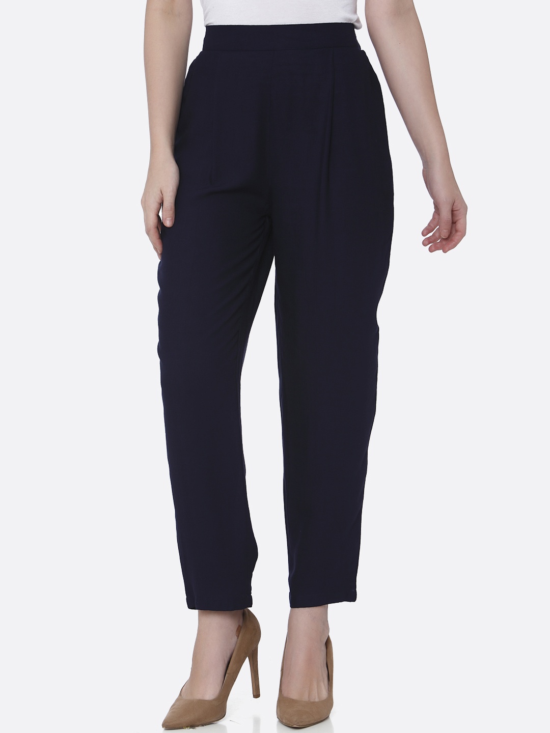 

shiloh Women Black Regular Fit Solid Peg Trousers