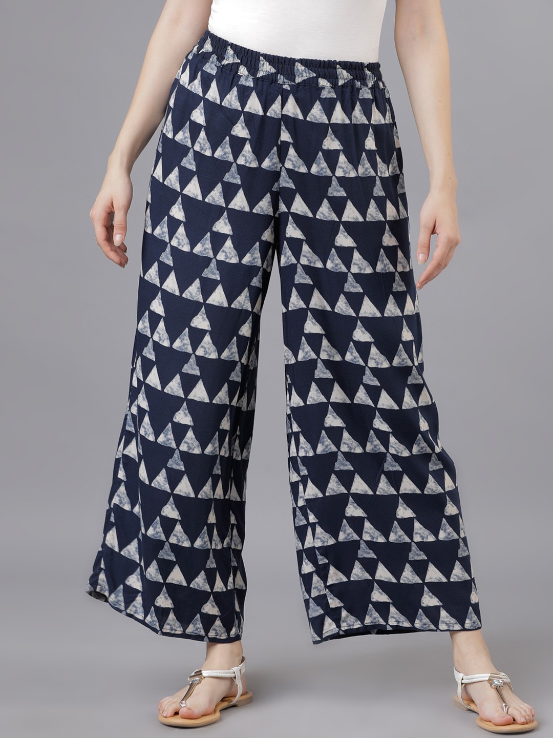 

Vishudh Women Navy Blue & White Printed Straight Palazzos