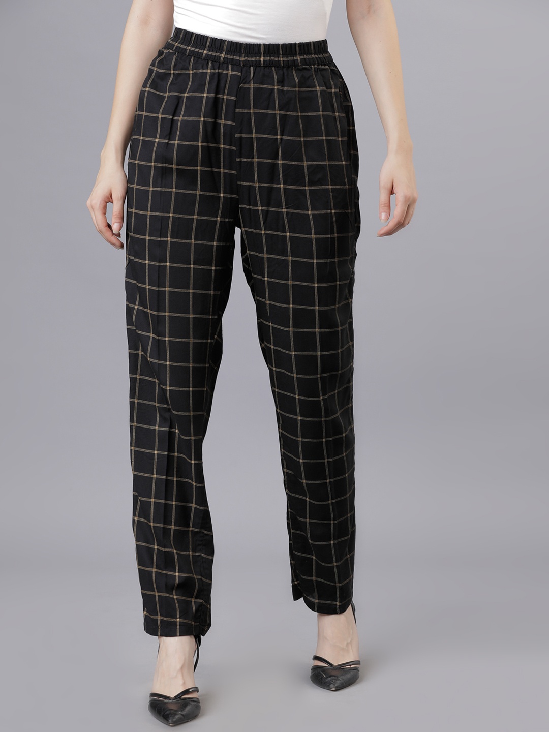 

Vishudh Women Black Checked Straight Palazzos