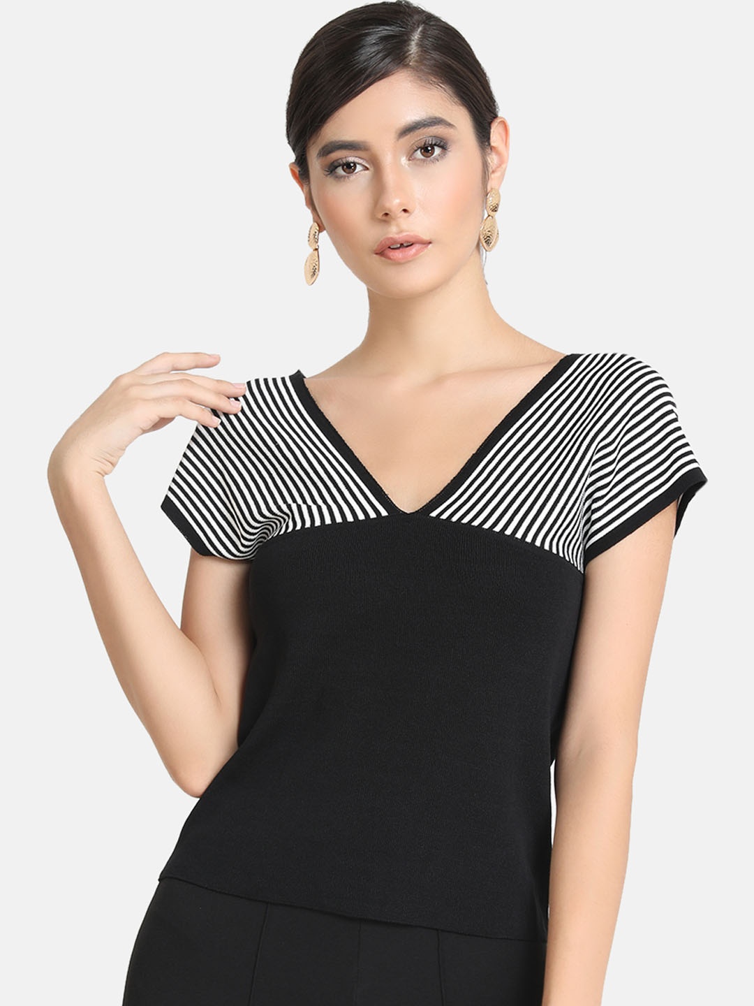 

Kazo Women Black Striped Top
