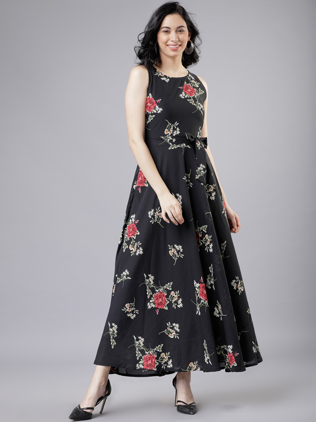 

Tokyo Talkies Women Black Floral Print Maxi Dress