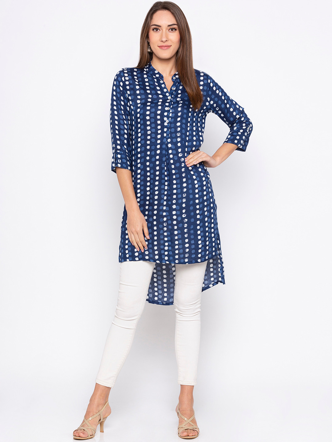 

Globus Women Blue & White Printed Straight Kurta