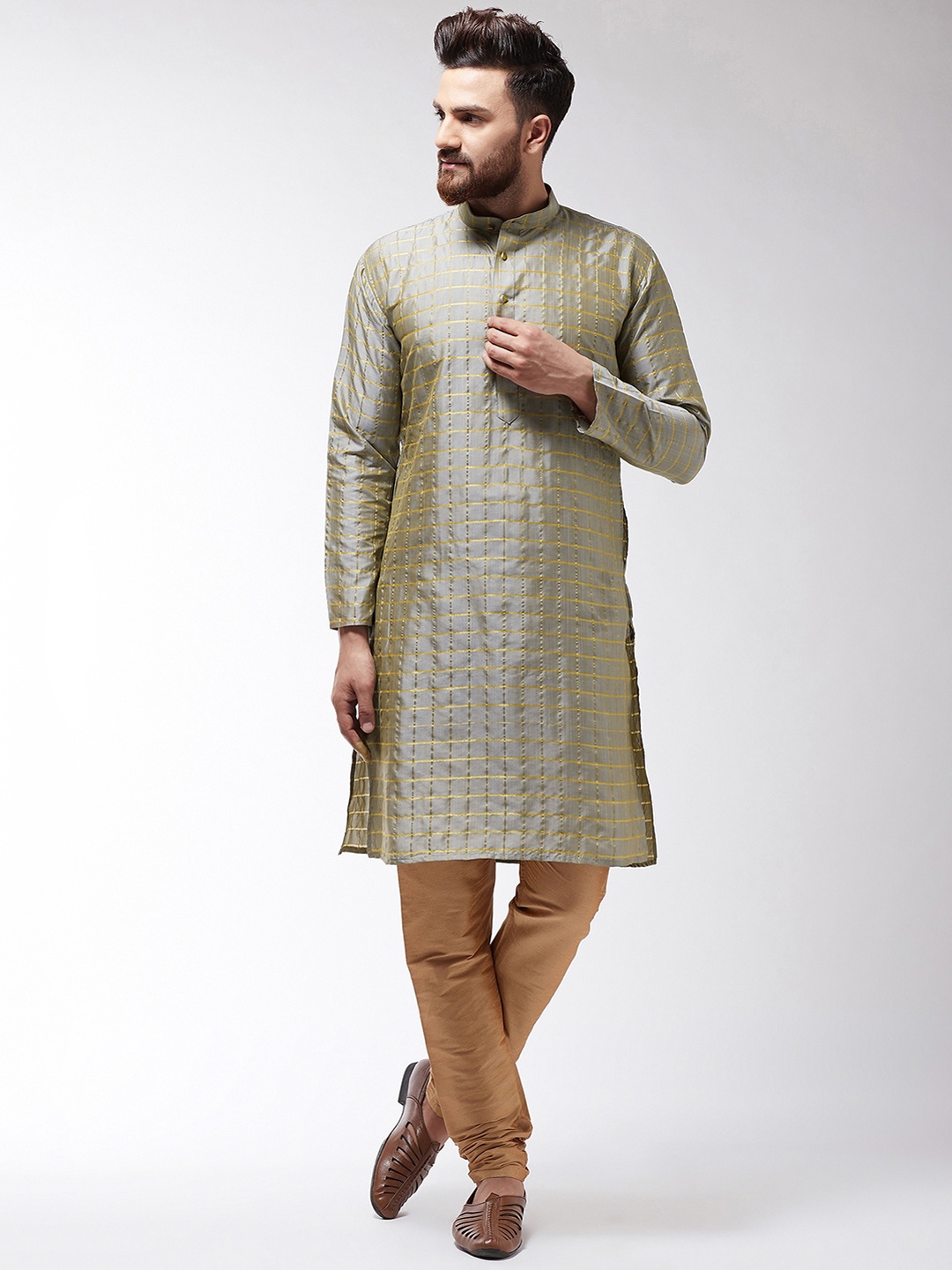 

SOJANYA Men Grey & Gold-Toned Self Design Kurta with Churidar