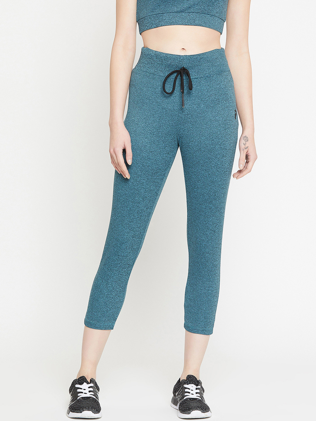 

PERFKT-U Women Blue Solid Regular Fit Capris