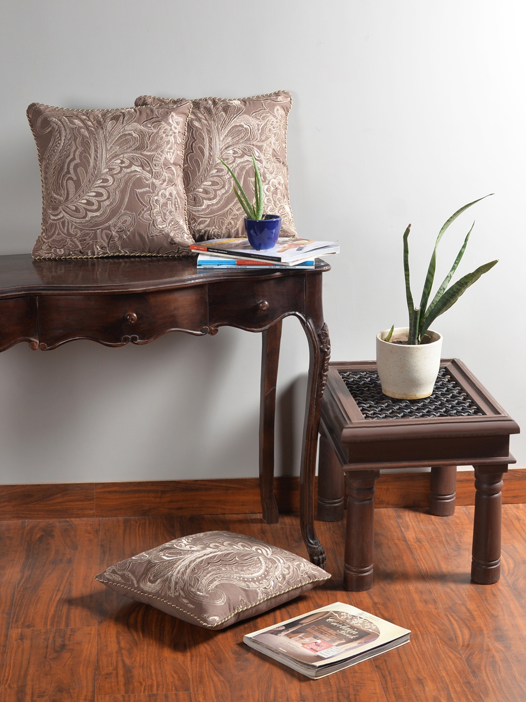 

Deco Window Brown Set of 3 Ethnic Motifs Square Cushion Covers