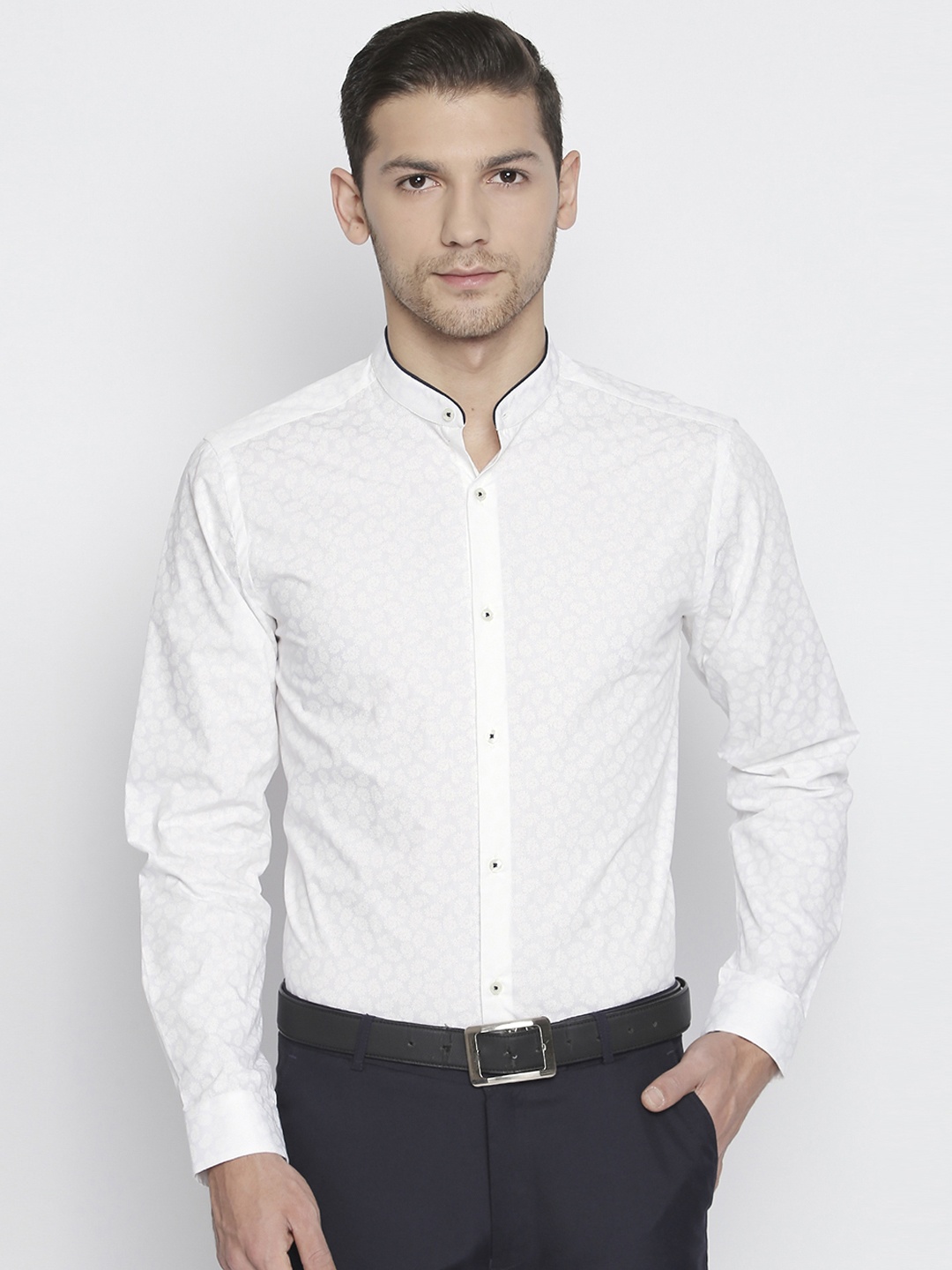 

RICHARD PARKER by Pantaloons Men White Slim Fit Printed Formal Shirt