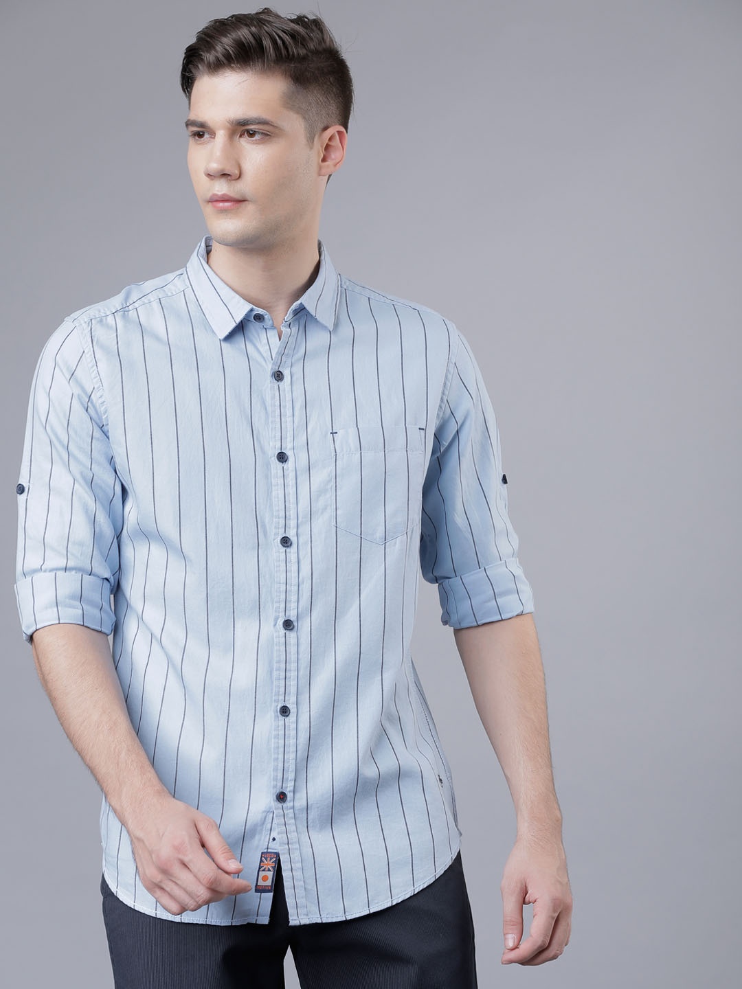 

LOCOMOTIVE Men Blue Slim Fit Striped Casual Shirt