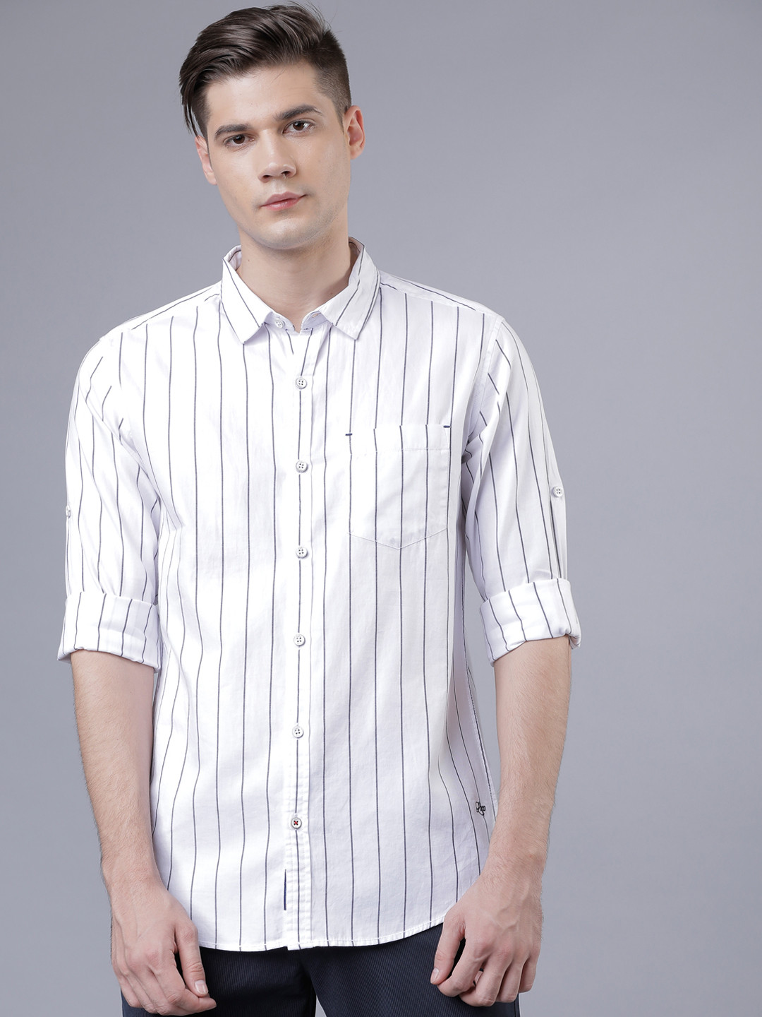 

LOCOMOTIVE Men White & Navy Blue Slim Fit Striped Casual Shirt