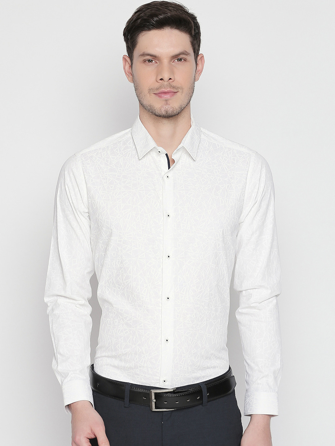 

RICHARD PARKER by Pantaloons Men White Slim Fit Printed Formal Shirt