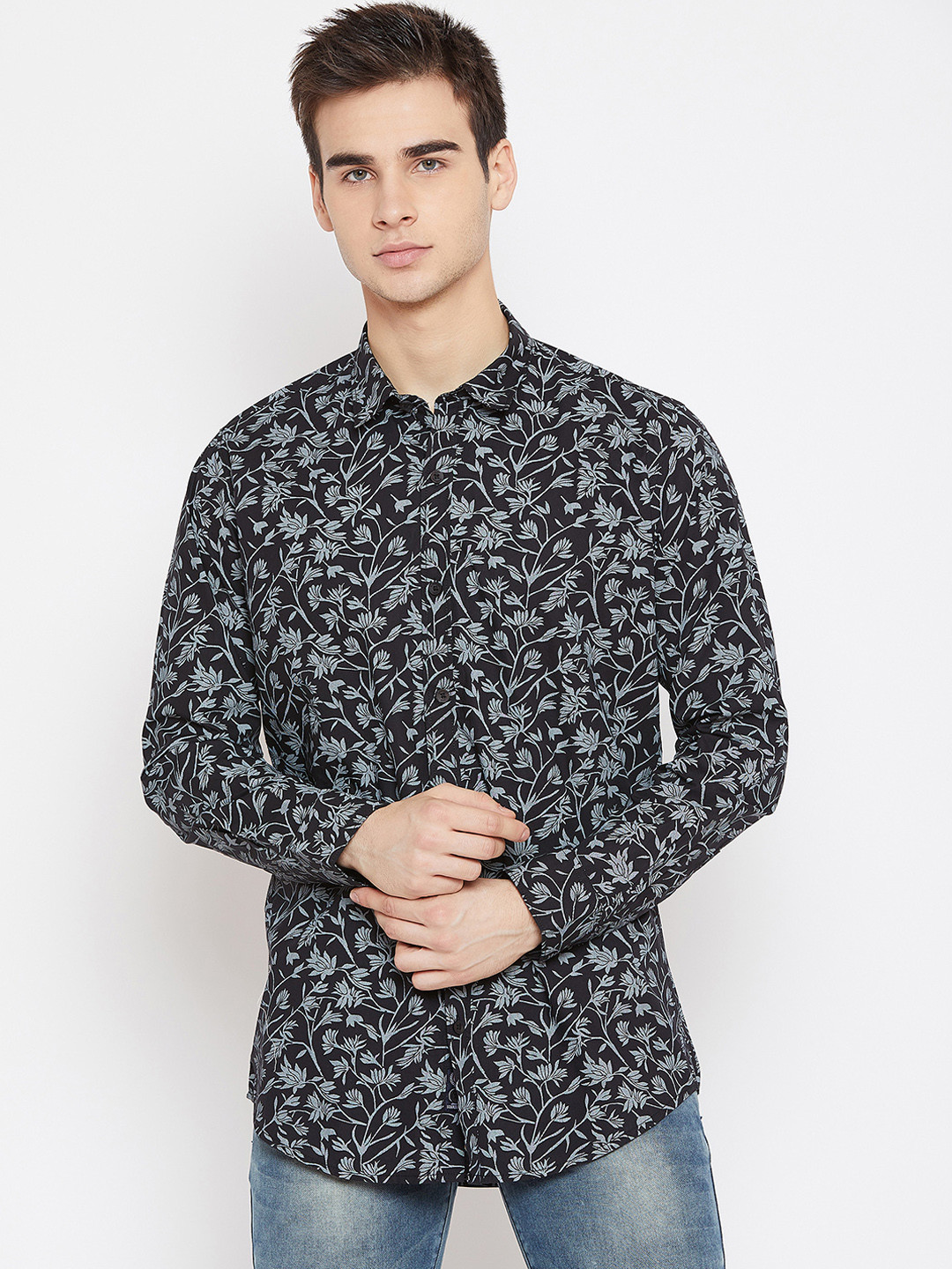 

Duke Men Black & Off-White Regular Fit Printed Casual Shirt