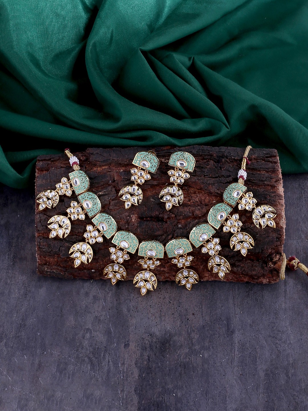 

Tistabene Women Gold-Plated Enamelled Designer Jewellery Set