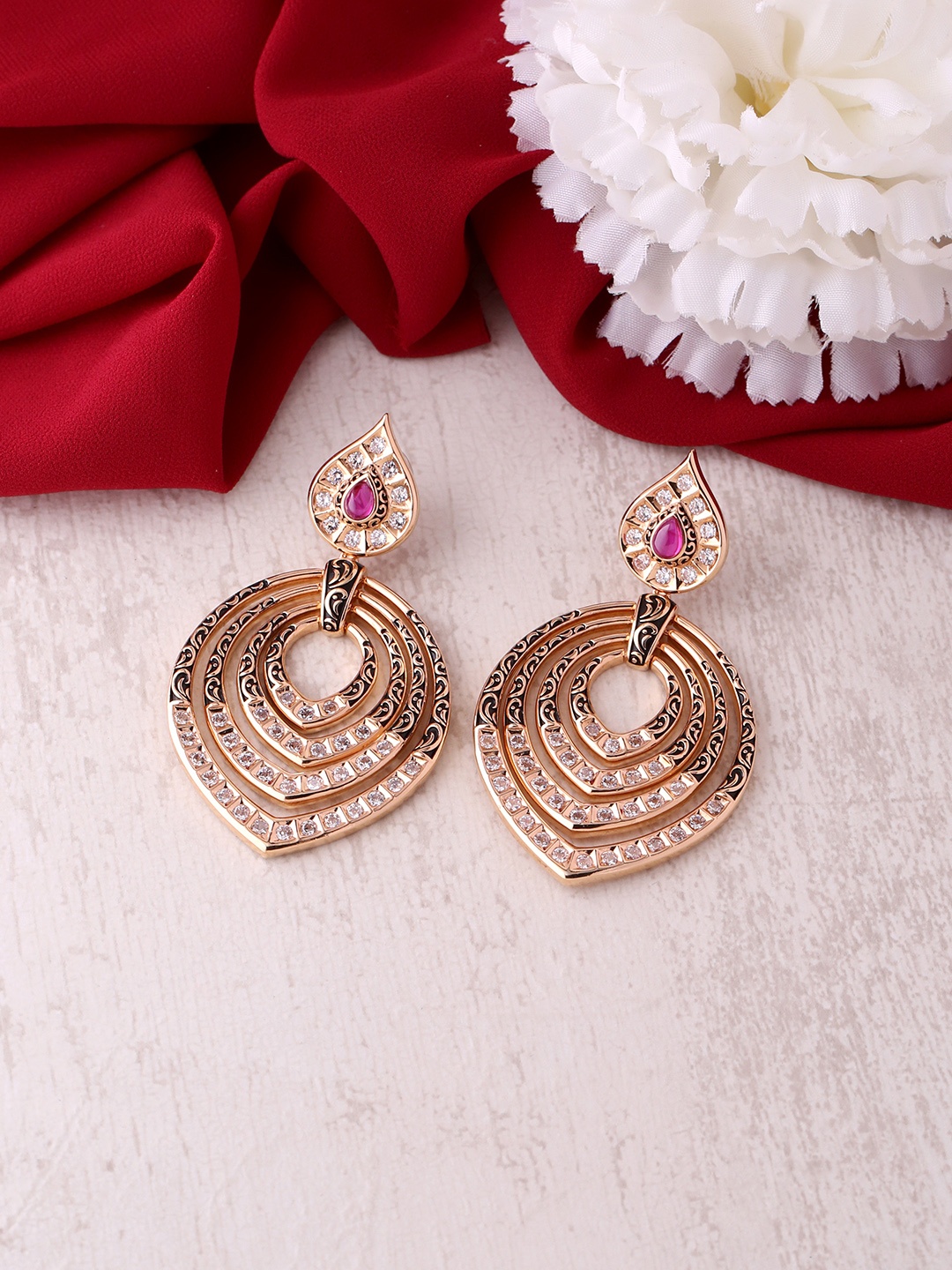 

Tistabene Gold-Plated Leaf Shaped Drop Earrings