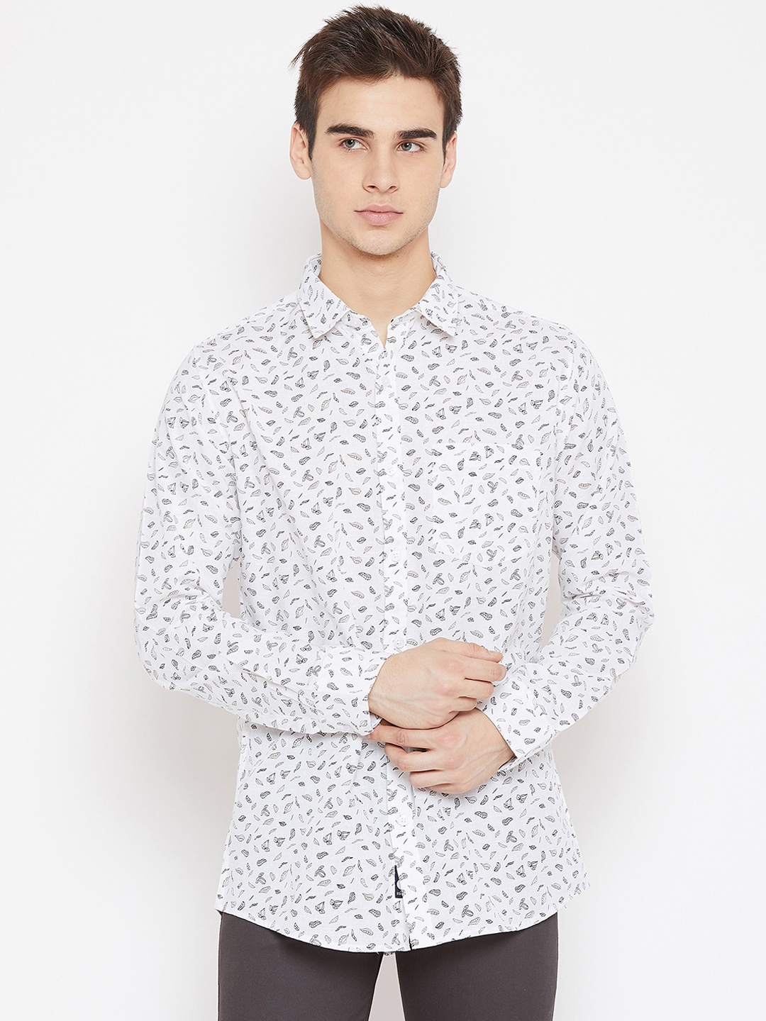 

Duke Men White & Black Regular Fit Printed Casual Shirt