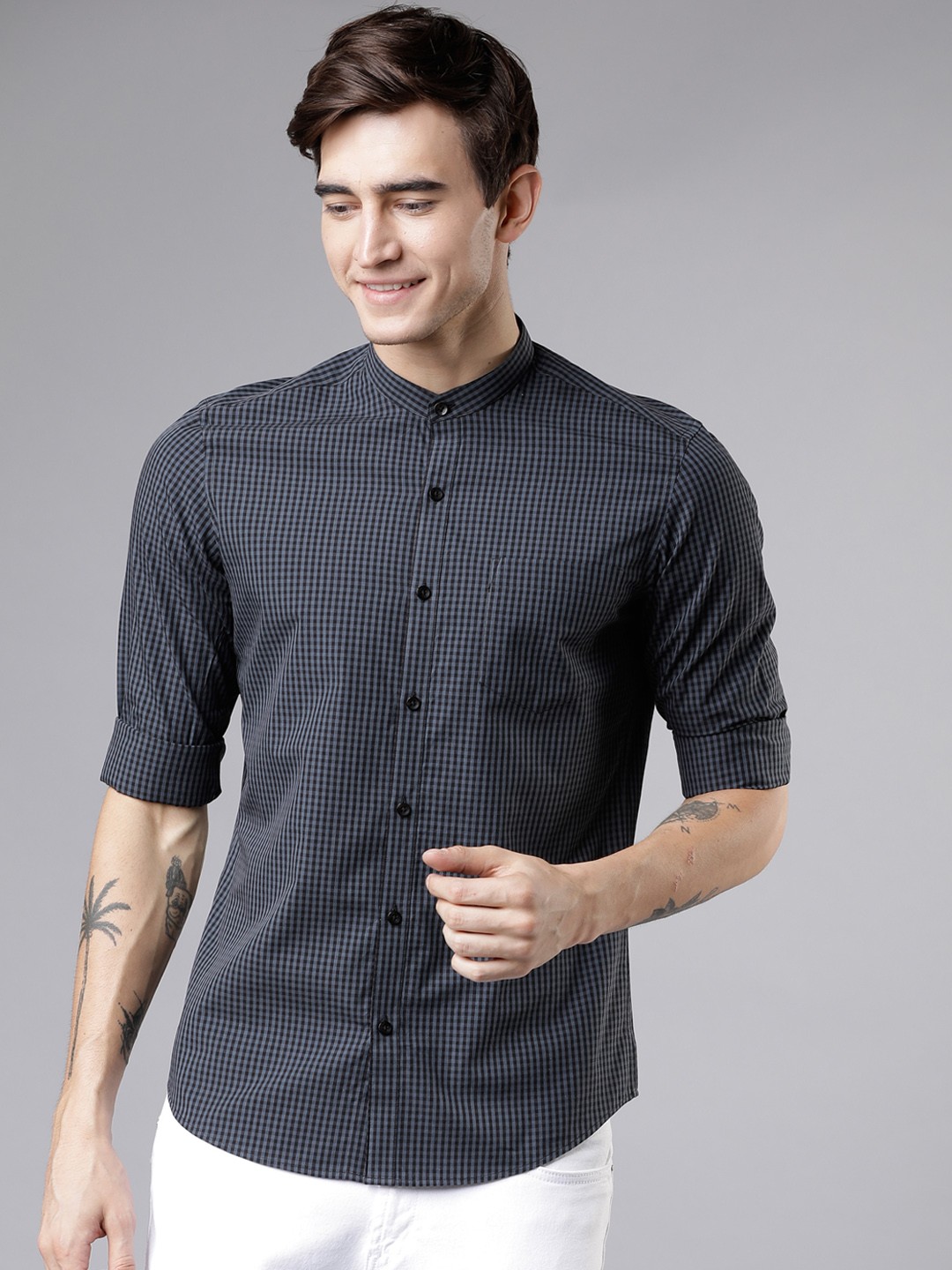 

HIGHLANDER Men Black & Grey Slim Fit Checked Casual Shirt