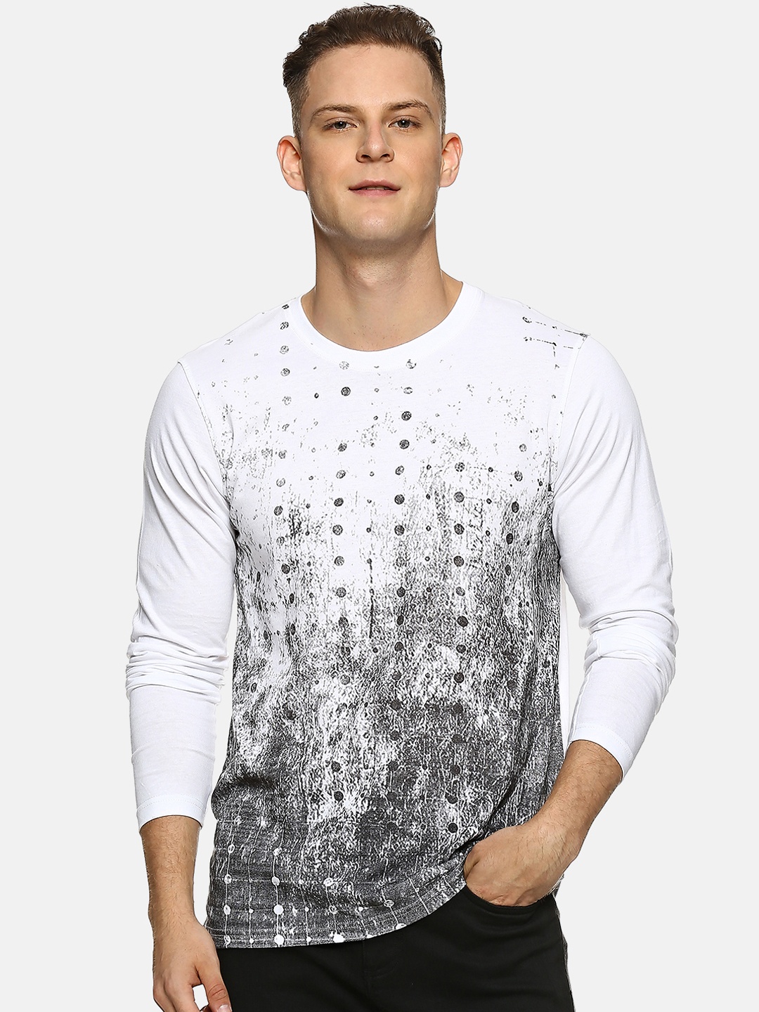 

Campus Sutra Men White Printed Round Neck T-shirt