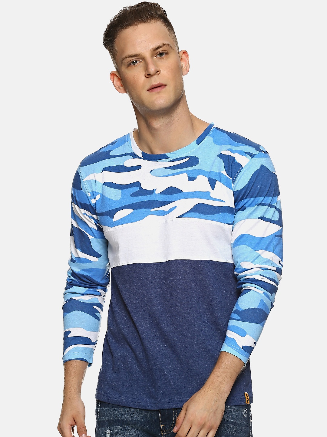

Campus Sutra Men Blue Printed Round Neck T-shirt