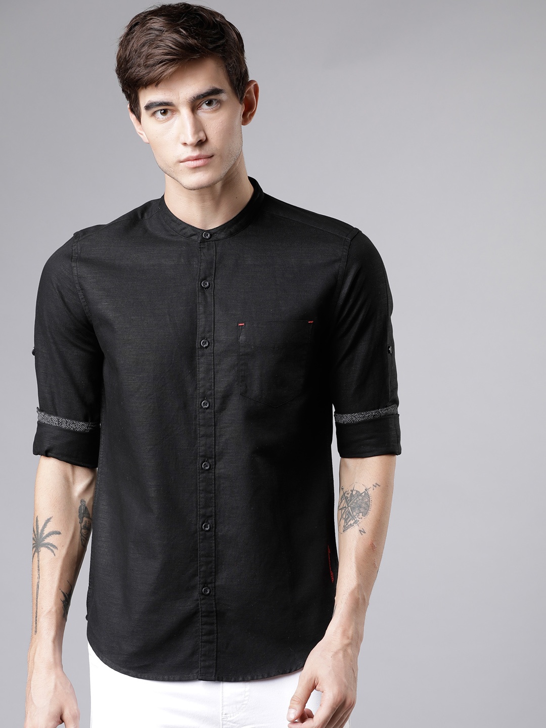 

LOCOMOTIVE Men Black Slim Fit Solid Casual Shirt