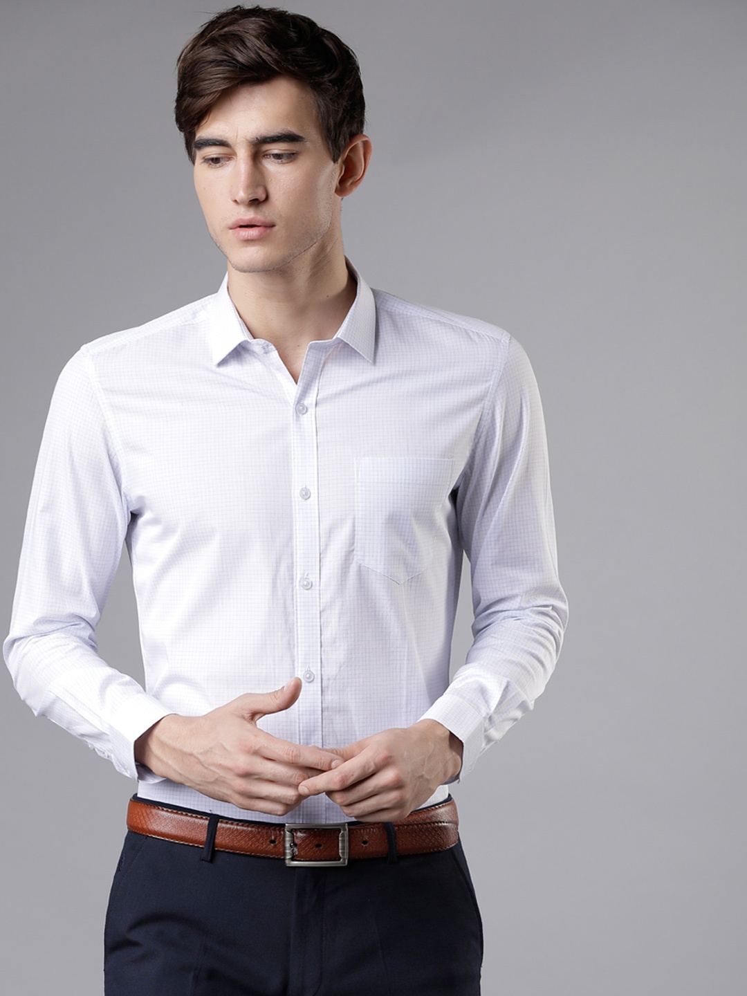 

Black coffee Men White Slim Fit Checked Formal Shirt