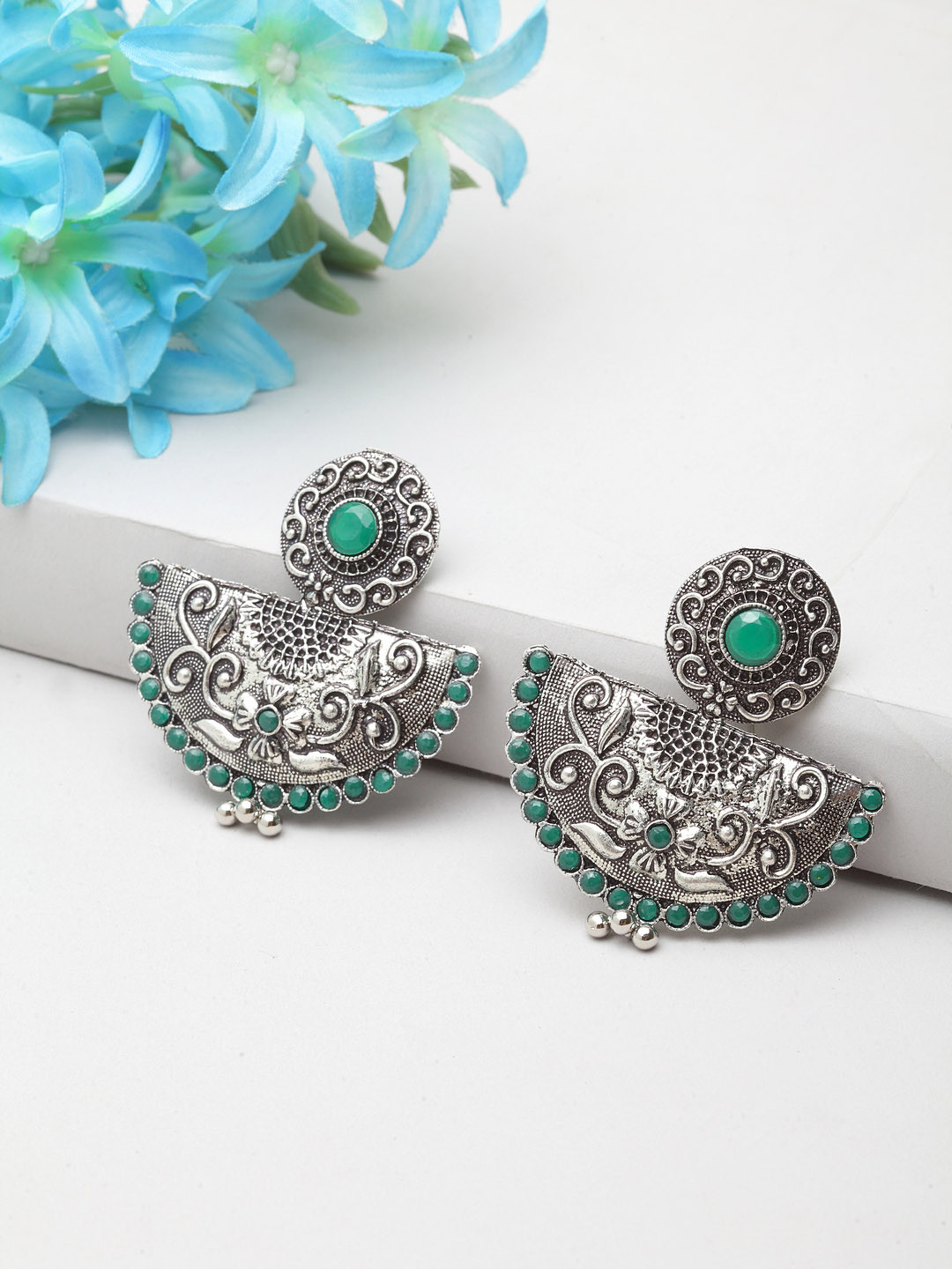 

Moedbuille Silver-Plated & Green Handcrafted Classic Drop Earrings